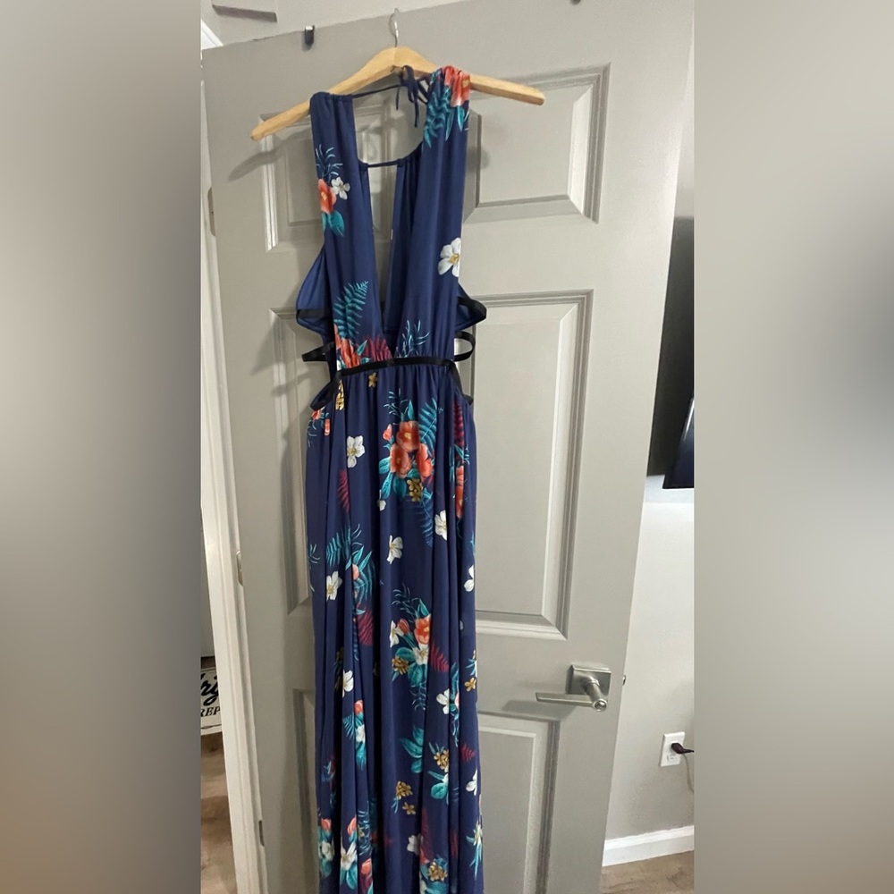 Express old school good quality dress